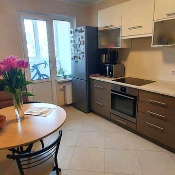 Юлії Здановської вул. (Ломоносова), 85