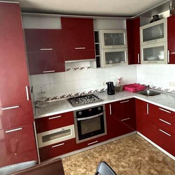 Поділ Кукоби закритий двір парковка