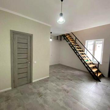 Квартира біля МакДональдс з гарним ремонтом з терасою та паркомісцем !