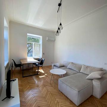 Саксаганського вул., 63/28