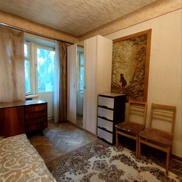 Смілянська вул., 3