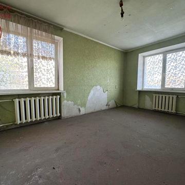 Квартира з гарним плануванням, під Ваш ремонт.