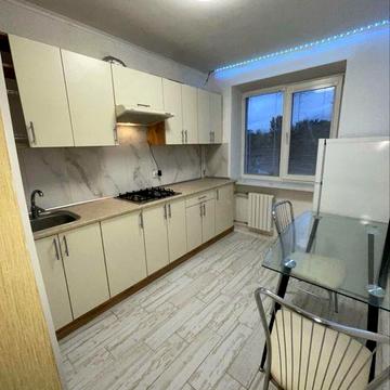 Продам гарну велику однокімнатну квартиру в центрі міста 37м2