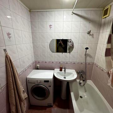 Довгострокова оренда 4к Квартира Володимира Українця (Новокузнецька) вулиця