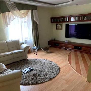 Сдам дом в Александровке 280м