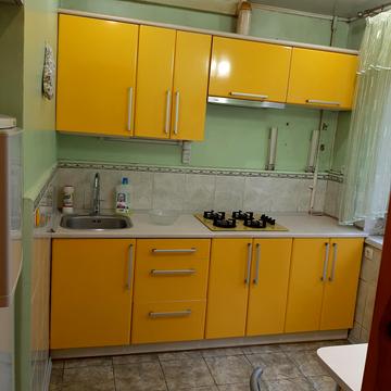 Богдана Хмельницького бульв., 18