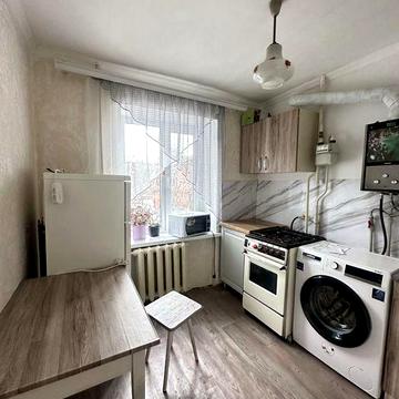 Зигіна поруч з трц Київ вільна