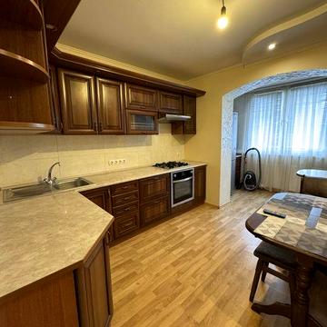 1- кім. кв. вул.  Симоненка, р-н. Епіцентр. ВІЛЬНА