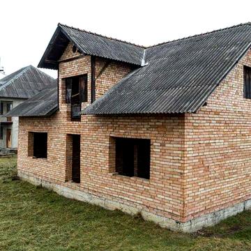 Продаю незавершене буд-во с. Матеївці