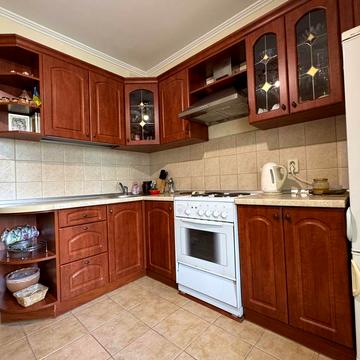 Драгоманова вул., 8-А