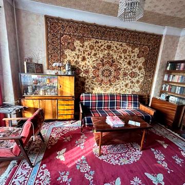 Трьокімнатна квартира по вул. Депутатській