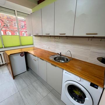 Олеся Гончара вул., 47/49