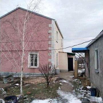 Два будинки на великій ділянці 17 соток  в Нерубайськом