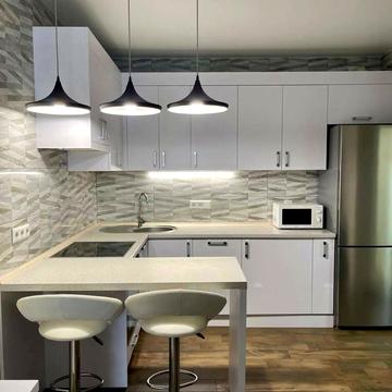 Зарічна вул., 4