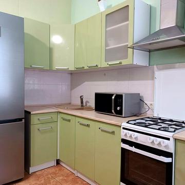 Сдам 3 х комнатную квартиру в малоквартирном доме  Киевский район  .