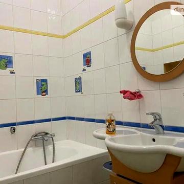 Довгострокова оренда 4к Квартира Старокозацька (Комсомольська) вулиця