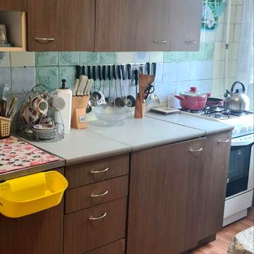 Будівельників вул., 8