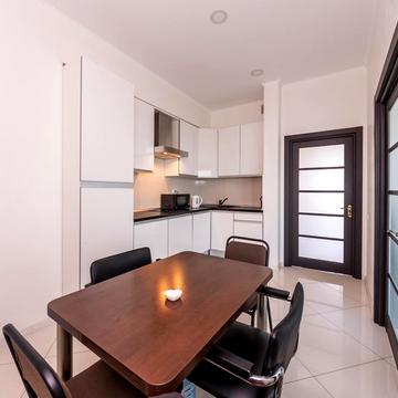 Незалежності бульв. (50 років Жовтня), 2-Б