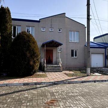 Продам 2х эт Дом в Котеджном городке на Голубом Озере.