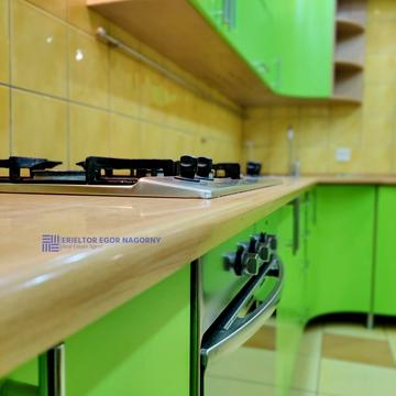 Янтарна вул., 40