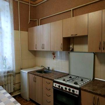 Продам 1 ком. квартиру (метро Заводская, автономное отоплен., 37 м.кв)