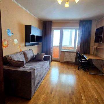 Терміново здам  2-х кім. квартиру в хорошому житловому стані з газом