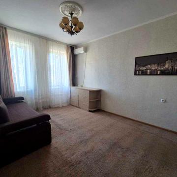 Продам квартиру на вул. Адм. Лазарева/ринок "Привіз"