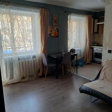 Сдаю 3 зкомнатную м.Лукьяновка,Деревлянская 19б