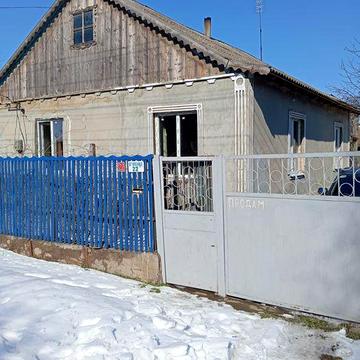 Дом в пригороде с участком