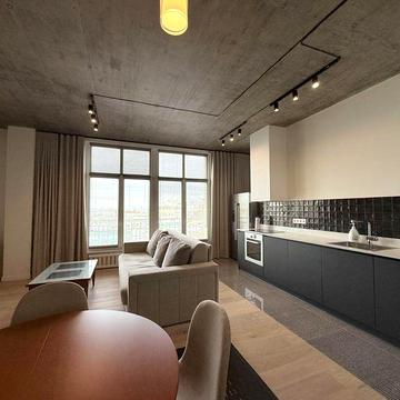 2 кімн. Світло Є,  Ремонт, паркінг Володимирська 49 А