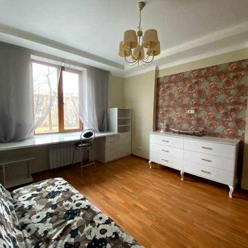Трехкомнатная сталинка на 97 квартале, пр. Университетский (Гагарина)