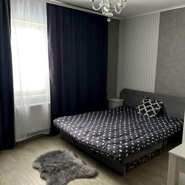 Здається частина будинку з окремим входом