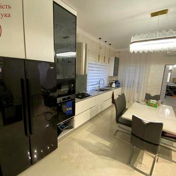 Продам чудовий будинок