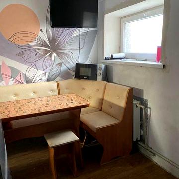 Продам двоповерховий будинок на Чорногорці