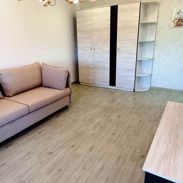 Олександра Поля просп. (Кірова), 10