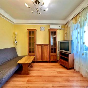 Кавказька вул., 11