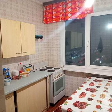 Лятошинського 12  здається 3 кімнатна квартира на 16 поверсі 16 поверс