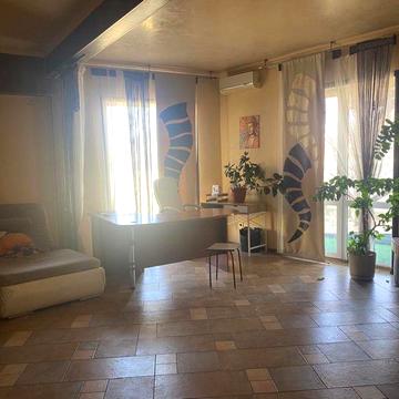 Сдам комнаты в доме долгосрочно возле моря