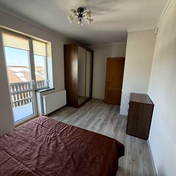 Здам в оренду двох рівневу квартиру з гаражем