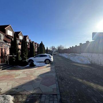 Оренда таунхауса, особняку, три поверхи. Львів.