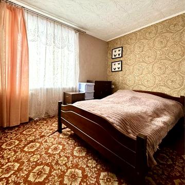 Продам 2к в районі Британської