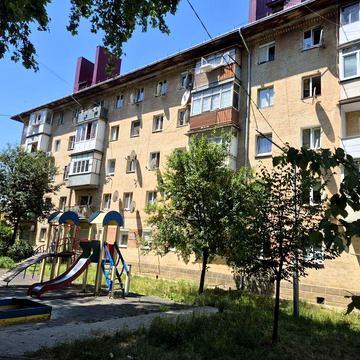 Здається двохкімнатна центр набережна.