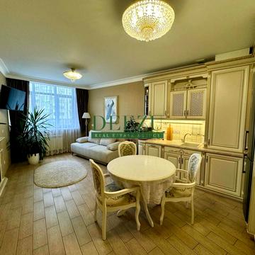 Володимира Івасюка просп. (Героїв Сталінграду), 2-Д