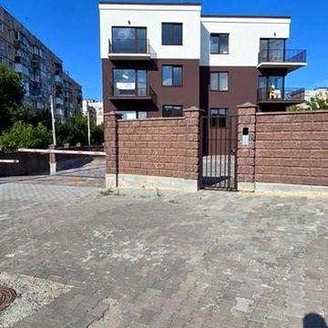 2 кімнатна, клубний будинок (р-н Павлюченка)