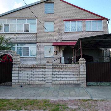 Продам 2-х поверховий будинок