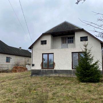 Продаєтися будинок.