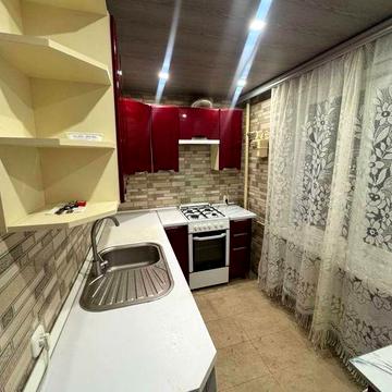 Сдам 2 комнатную квартиру район 6 школы.