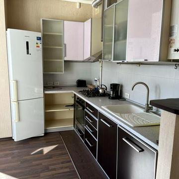 Продам 3х ком квартиру в Центре . Улица Алчевских 58 . 4/4.