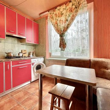 Гвардійців-Широнінців вул., 44