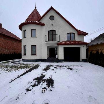 Продається великий двоповерховий будинок Новоселиця, 25км до Чернівців